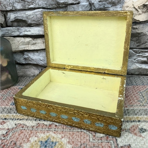 #07 Vintage Italian Florentine Turquoise Florentia Gilt Wood Trinket Jewelry Box - Picture 4 of 5